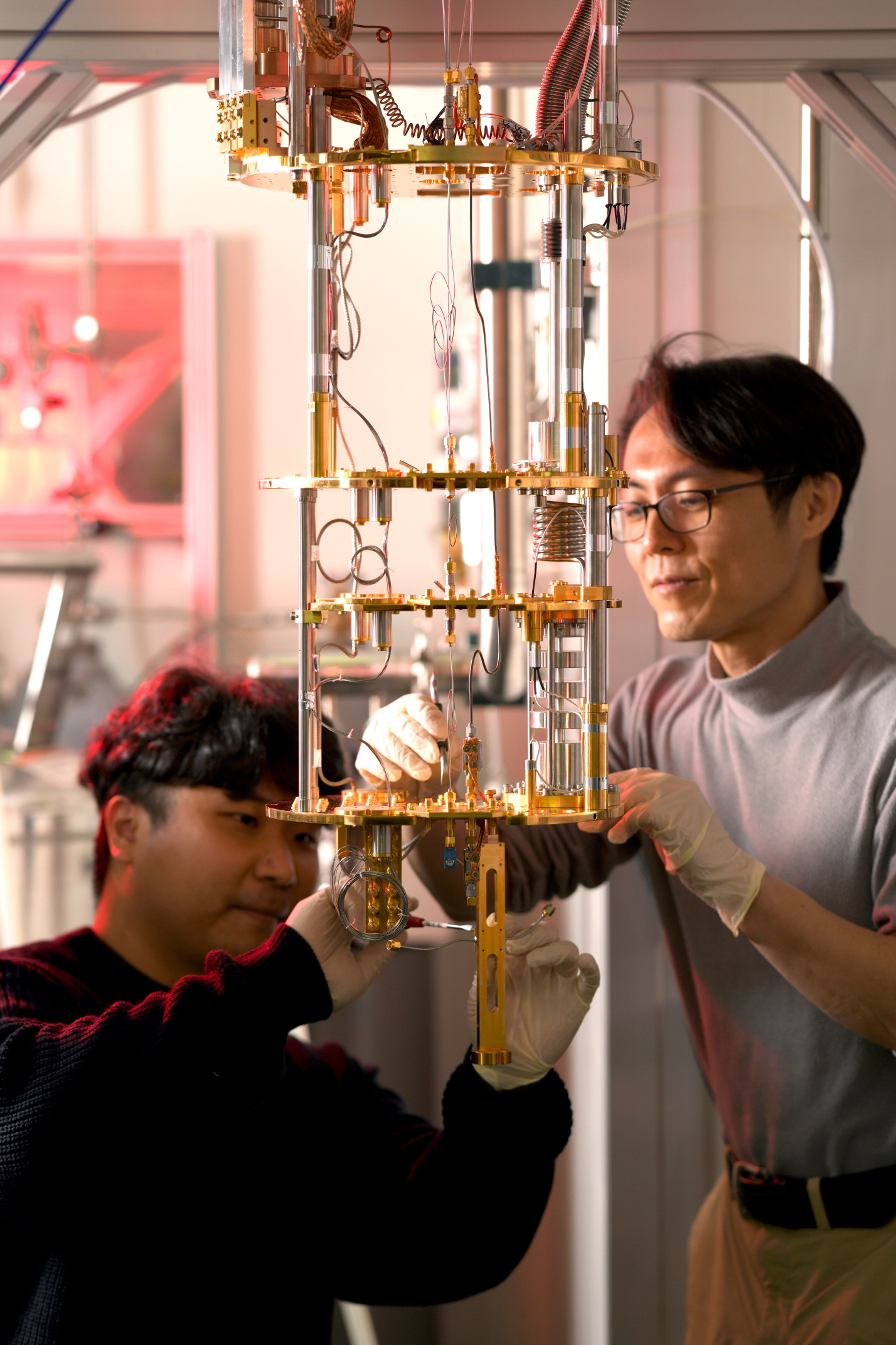 Jinwoong Cha (left) and Junho Suh (right)